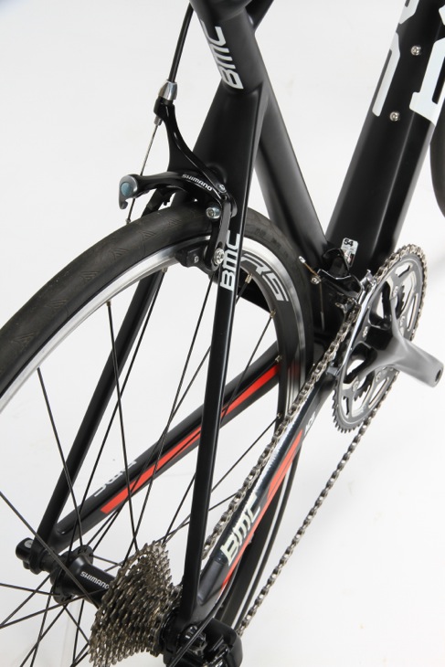 BMC teammachine SLR03 フラッグシップのフォルムを踏襲する